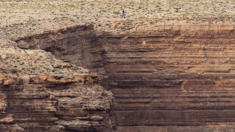 Nik Wallenda walked 427m across the canyon, with a 457m drop below him