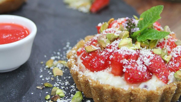 Strawberry, Ricotta, Pistashio & White Chocolate T
