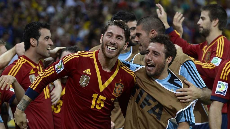 Spain celebrate reaching the Confederations Cup final