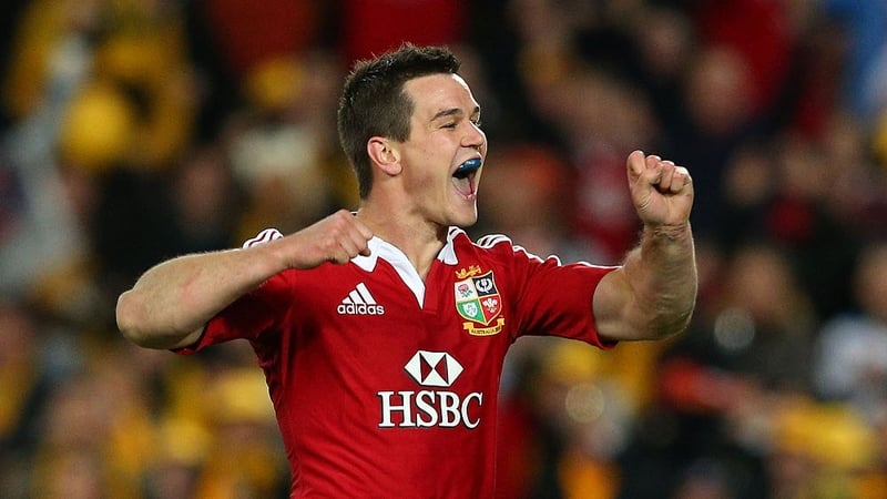 Jonathan Sexton celebrates after his try