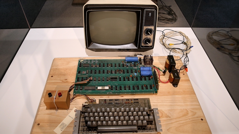 An original Apple computer from 1976 has sold at auction for $387,750