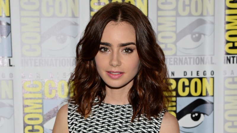Lilly Collins refuses to join Twitter