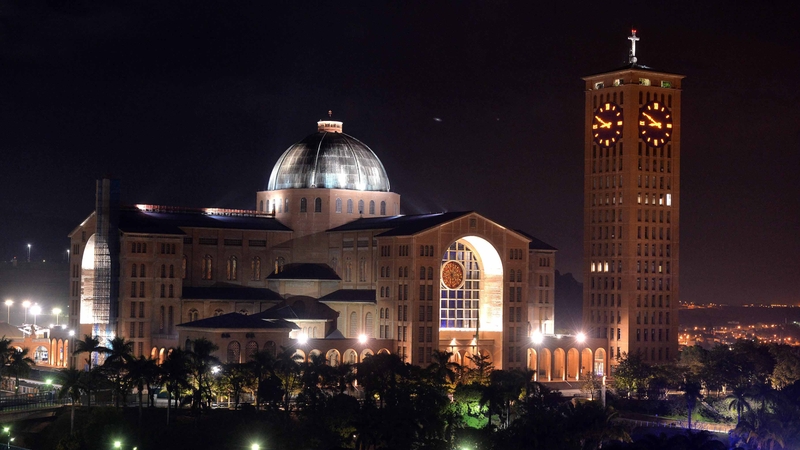 A device was found in the bathroom of a parking structure in Aparecida