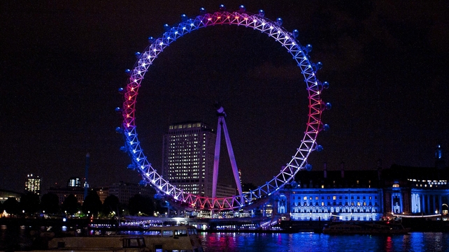 The London Eye is illuminated to mark the royal birth