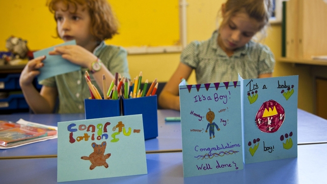 Students in Kate's home town of Buckleburry make cards for the royal baby