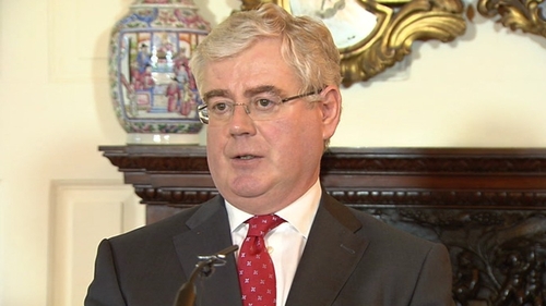 Eamon Gilmore to confirm plans to invite British government and Unionist representative to 1916 centenary celebrations