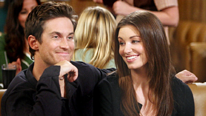 Oliver Hudson and Bianca Kajlich in Rules of Engagement