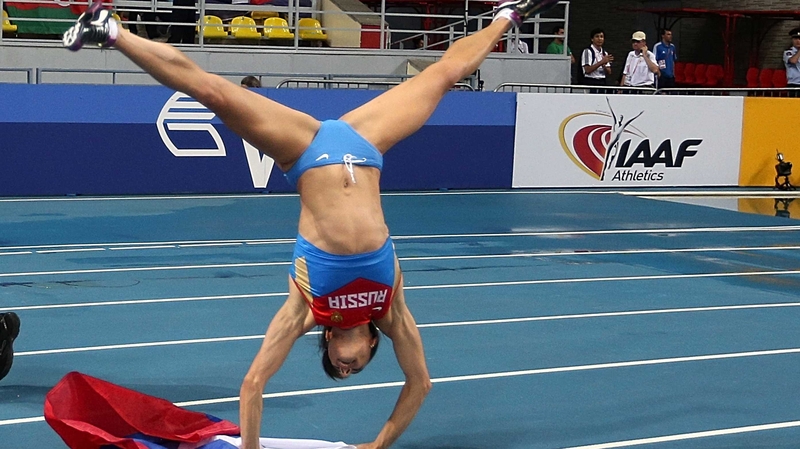 Yelena Isinbaeva has threatened to sue the IOC and the IAAF