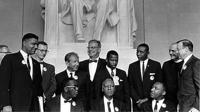 King and other civil rights leaders gather at the Lincoln Memorial in Washington DC