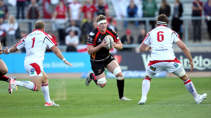 Andrew Coombes attacks the Ulster line