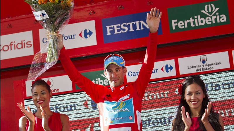 Vincenzo Nibali keeps hold of the red jersey