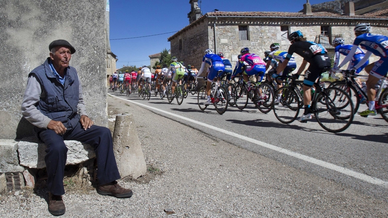 The peloton riding the 189km stage between Burgos and Pena Cabarga
