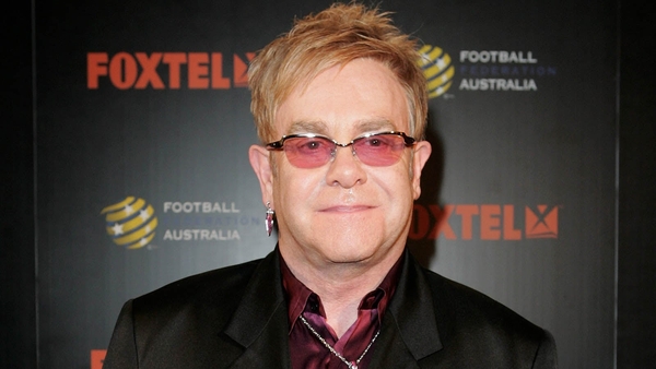 Elton John: "I adore electronic music"