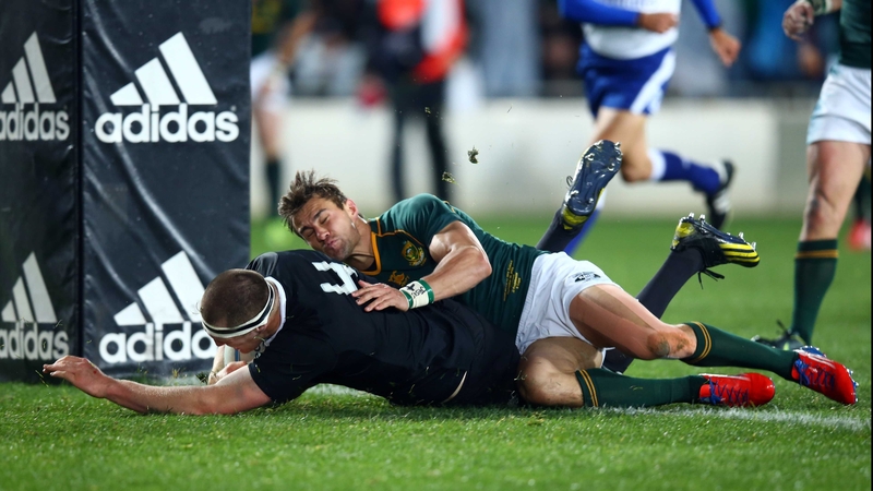 Brodie Retallick goes over fo an All Blacks try
