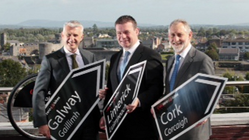 Alan Kelly (C) said the new bike schemes represented a 'breakthrough day for Ireland'