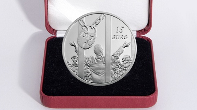 The lockout anniversary coin will have a limited issue of 10,000