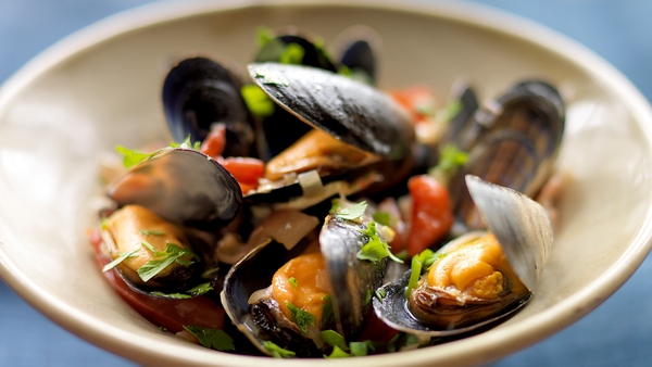 Kilmore Quay Mussels with Bacon and White Wine