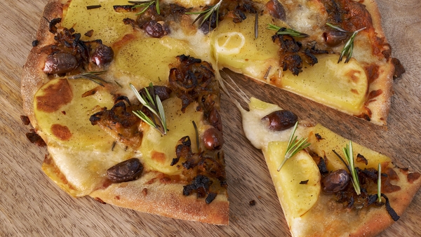 Potato, Mozzarella and Rosemary pizza