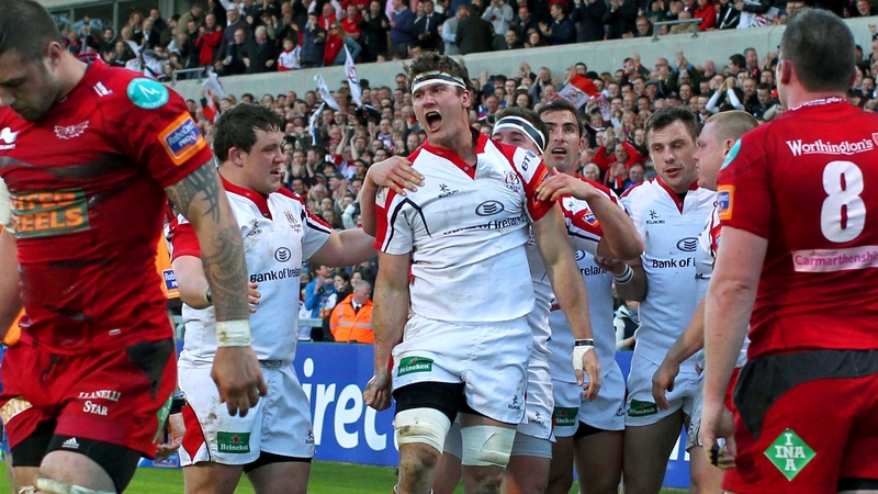 Robbie Diack celebrates a try against Llanelli Scarlets