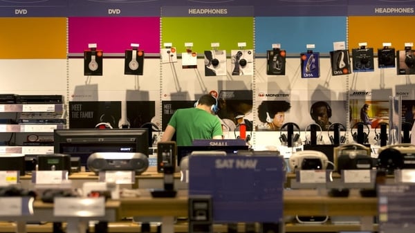 Sales at stores open over a year were up 9% in the 17 weeks to May, Dixons Carphone's fiscal fourth quarter