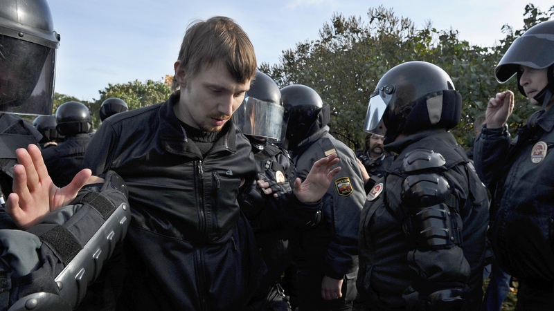 Russian police arrested pro and anti-gay rights activists after clashes