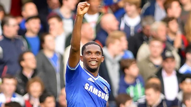 Samuel Eto'o punches the air after scoring Chelsea's second goal