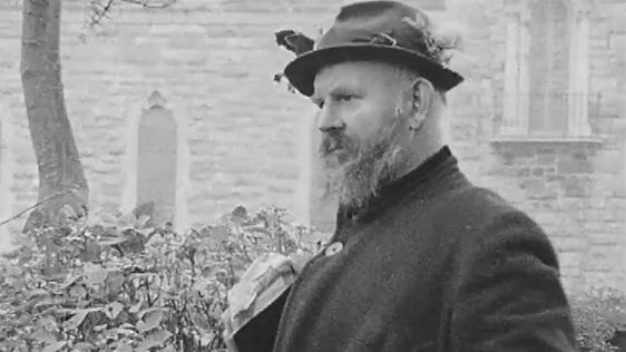 Francis Kendall-Husband "Ireland's last wandering bard" at Christmas 1969.
