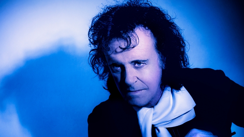 Donovan plays The Olympia Theatre, Dublin this Saturday night, October 26th