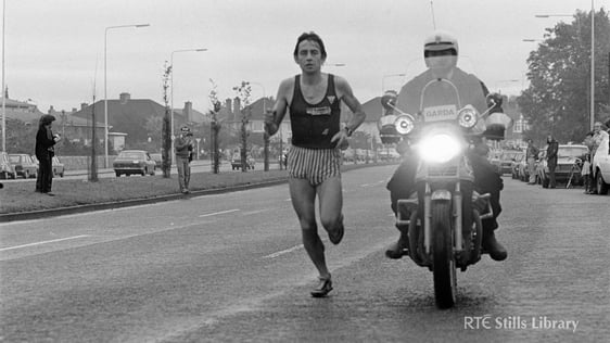 Dick Hooper running Dublin City Marathon (1980)