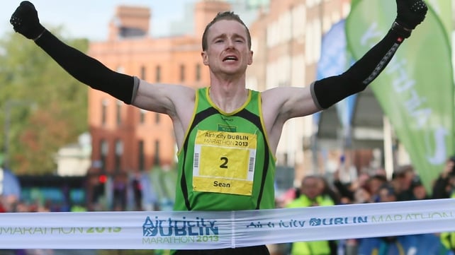 Irishman, Sean Hehir won the men's race in a time of two hours, 18 minutes and 19 seconds
