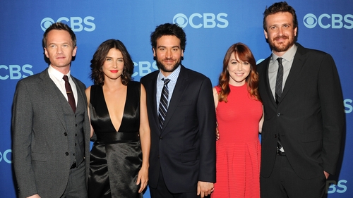 Cobie Smulders (second left) with her HIMYM co-stars Neil Patrick Harris, Josh Radnor, Alyson Hannigan and Jason Segel