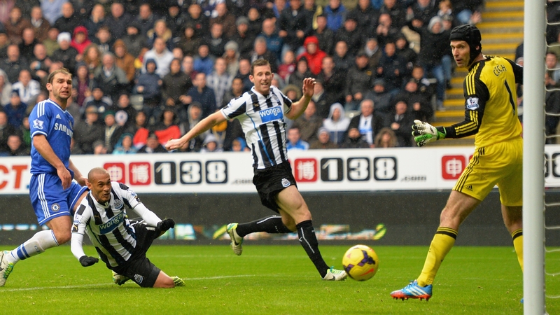 Yoan Gouffran heads the first goal past Chelsea goalkeeper Petr Cech