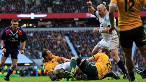 Chris Robshaw pounced for a vital try for England