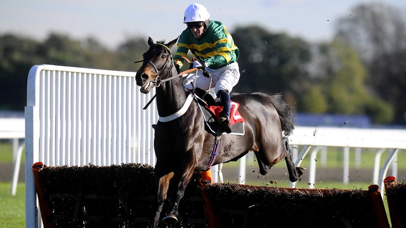 Tony McCoy riding Captain Cutter to win at Kempton