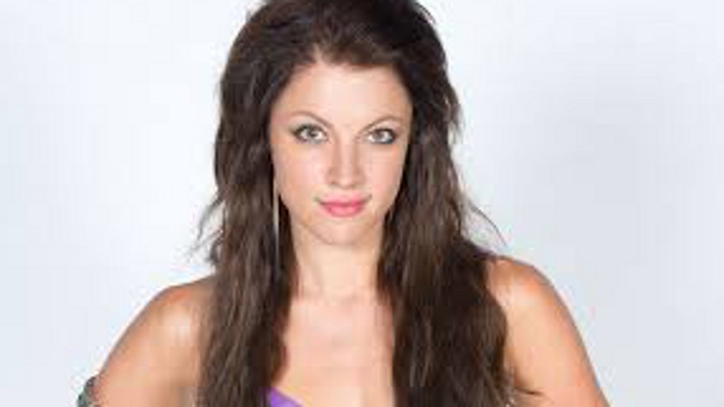 Rhiannon is called in to work a shift at Lassiter's at the last minute