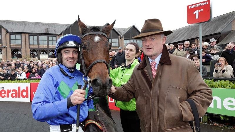 Asthuria runs in the colours of George Creighton, who owned Hurricane Fly