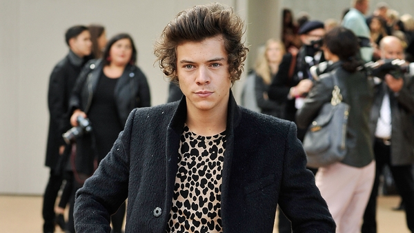 Harry Styles wearing the shirt that sold for €3607