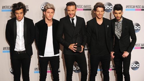 David Lewis Smith claims the One Direction release 'Night Changes' infringes his musical work and is seeking damages
