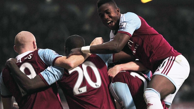 West Ham players congratulate Mohamed Diame after his opener