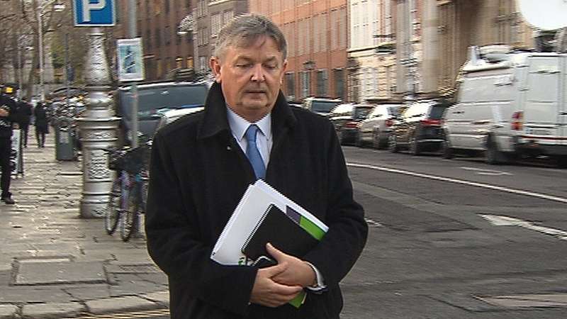 Seán Ó Cuirreáin says there needs to be a 'rethink' regarding promotion of the Irish language