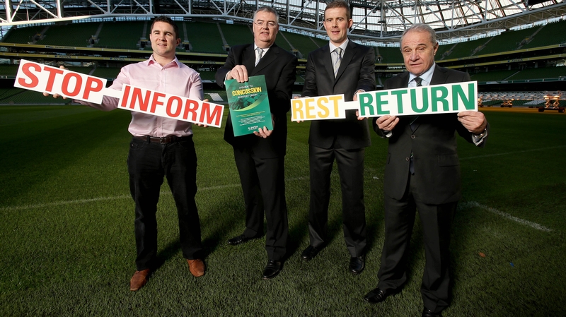 (L-R) Simon Keogh, IRUPA, Dr Rod McLoughlin, IRFU, Dr Garrett Coughlan, IRFU and Pat Fitzgerald, IRFU President