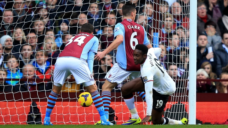 Danny Welbeck turns to celebrate after giving Man Utd an early lead