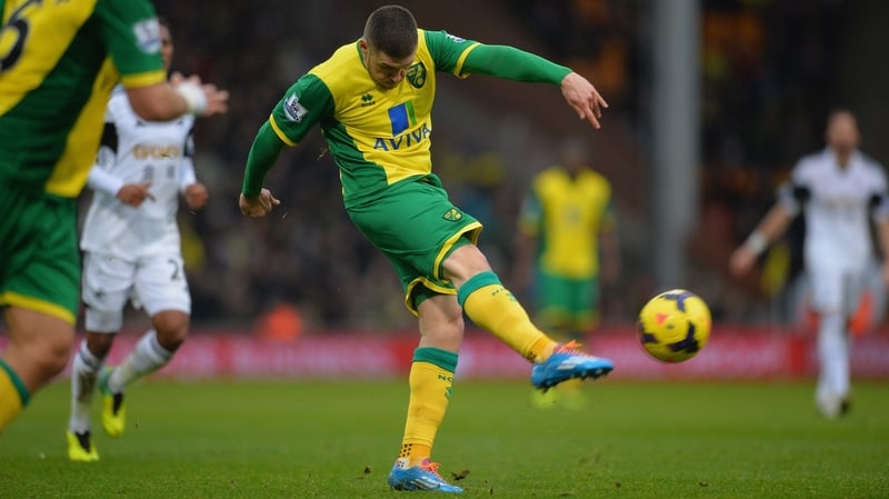 Gary Hooper shoots to score Norwich's equaliser