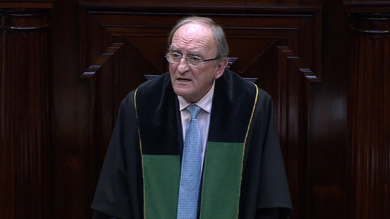 Ceann Comhairle Séan Barrett today suspended the Dáil for the day after a row
