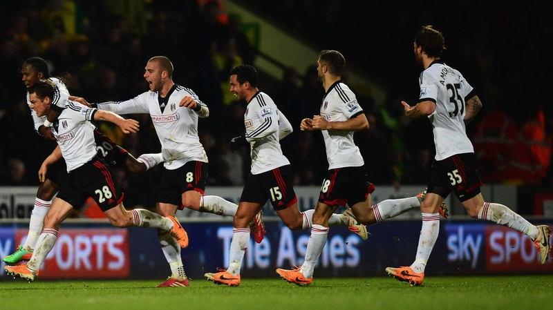 Fulham celebrate Scott Parker's winner