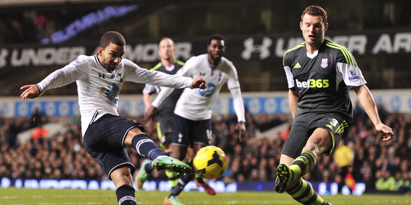 Aaron Lennon scores Spurs third goal against Stoke