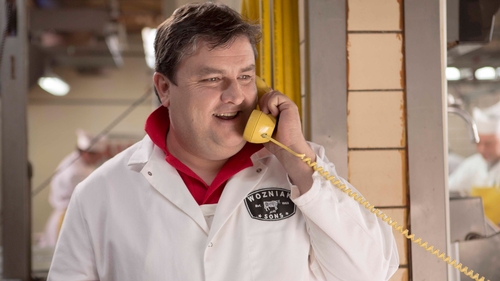 Simon Delaney makes his big screen debut in America