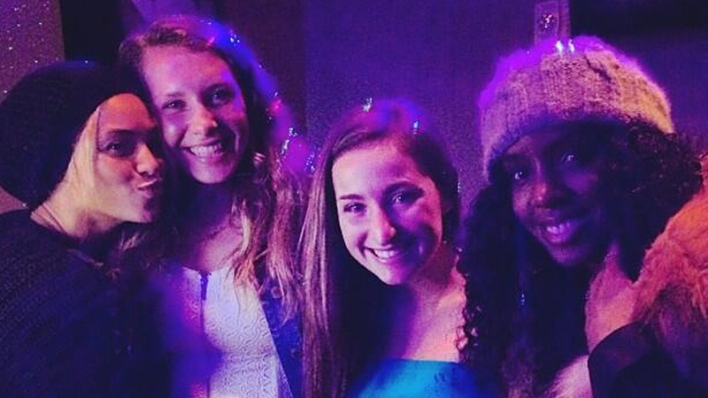 Pic posted on a Beyoncé's fan page, The Bey Hive