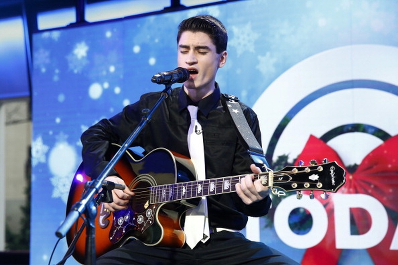 David Thibault sings Elvis Presley's Blue Christmas on ABC, on Christmas Eve.