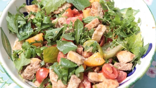 Panzanella salad